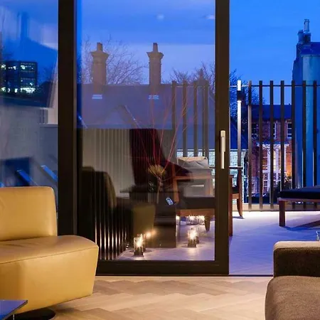 Fabulous Canal House *
