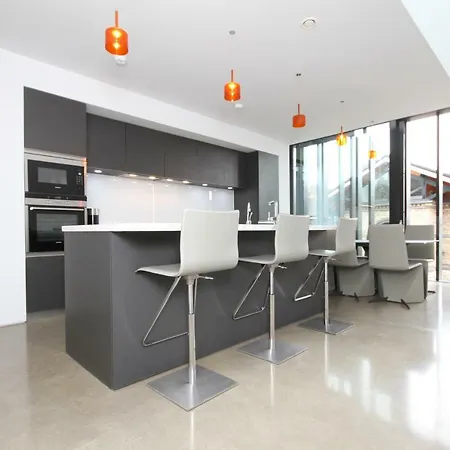 Fabulous Canal House Apartment *
